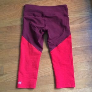 ALO Capri Leggings Small